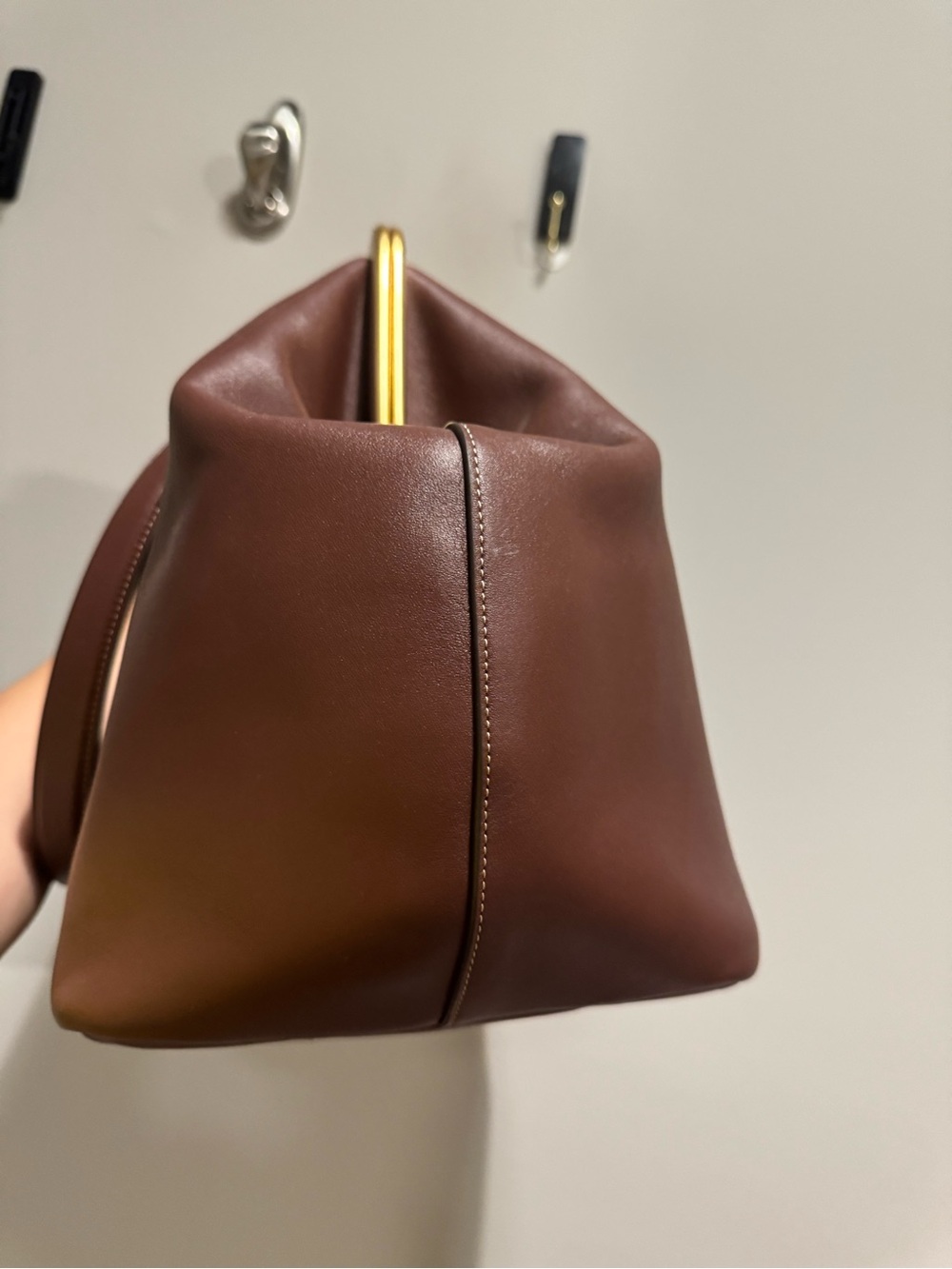 Coach Large Kisslock Frame Bag in Brown with Gold Hardware - Picture 7 of 12